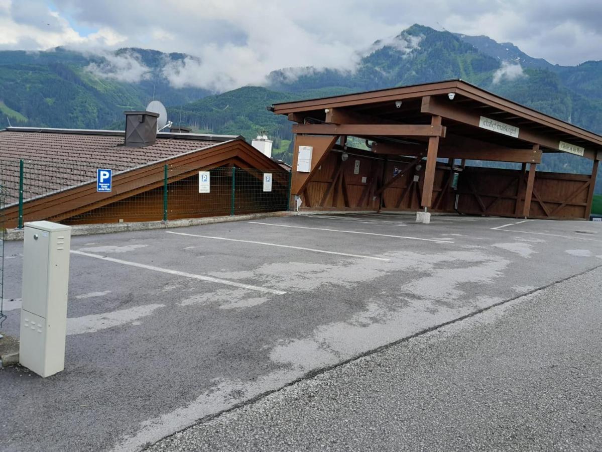 Chalet An Der Piste คาพรูน ภายนอก รูปภาพ